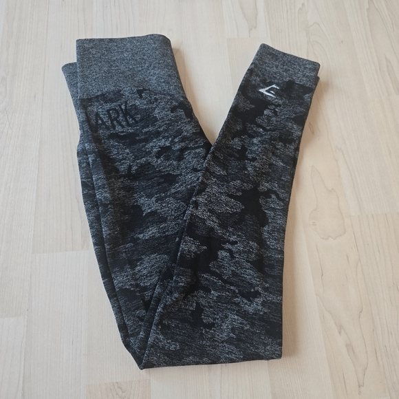 Gymshark Adapt Camo Seamless Leggings With Butt Scrunch Size XS  - Picture 1 of 12